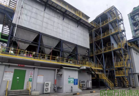 2025年8月22日都江堰某厂区食堂厨房油烟机和烟道清洗案例